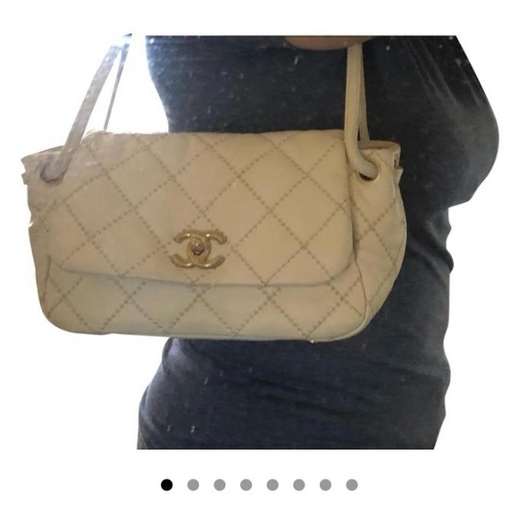 Authentic Chanel Shoulder Bag - Picture 2 of 9